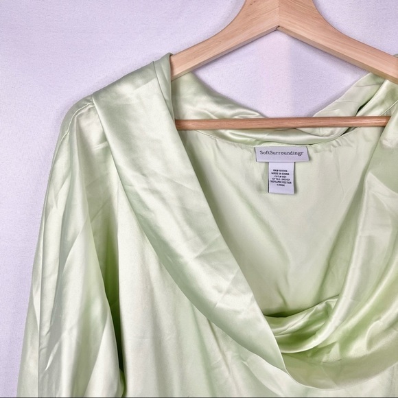 Soft Surroundings Light Pastel Green Satin Cowl Neck Short Sleeve Blouse L - Picture 3 of 5